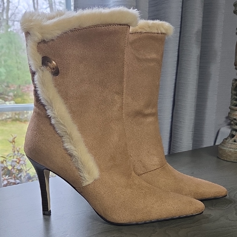 NWOB Daisy Fuentes Tan Faux Suede Fur-Trim Stiletto Ankle Boots size 8.5